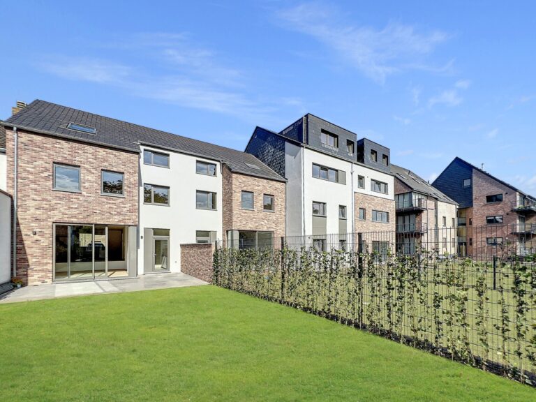 100% VENDU - 4 appartements et 2 maisons à Jambes - 20