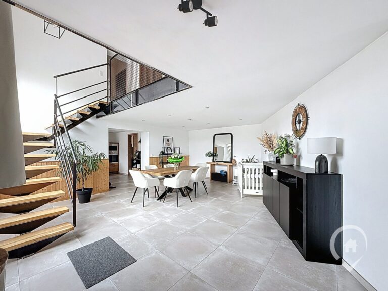 Condrogest - Maison rénovée à vendre à Feschaux