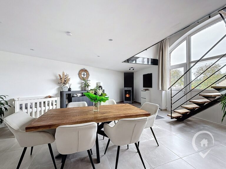 Condrogest - Maison rénovée à vendre à Feschaux