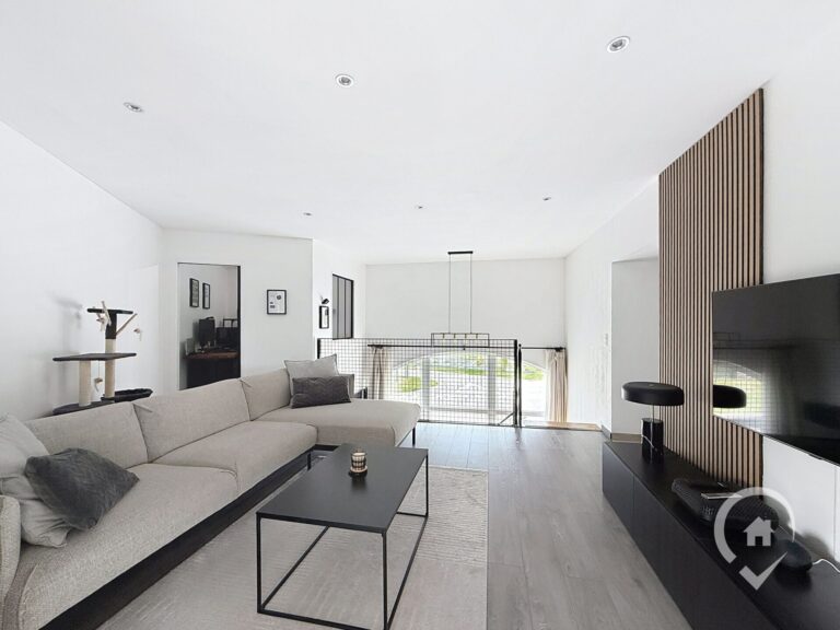 Condrogest - Maison rénovée à vendre à Feschaux