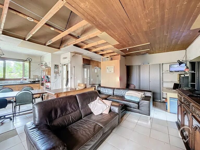 Condrogest - Ensemble immobilier sur 3,5 hectares à vendre à Serinchamps