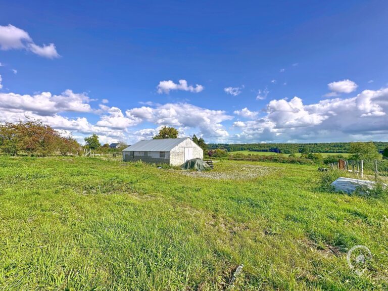 Condrogest - Ensemble immobilier sur 3,5 hectares à vendre à Serinchamps