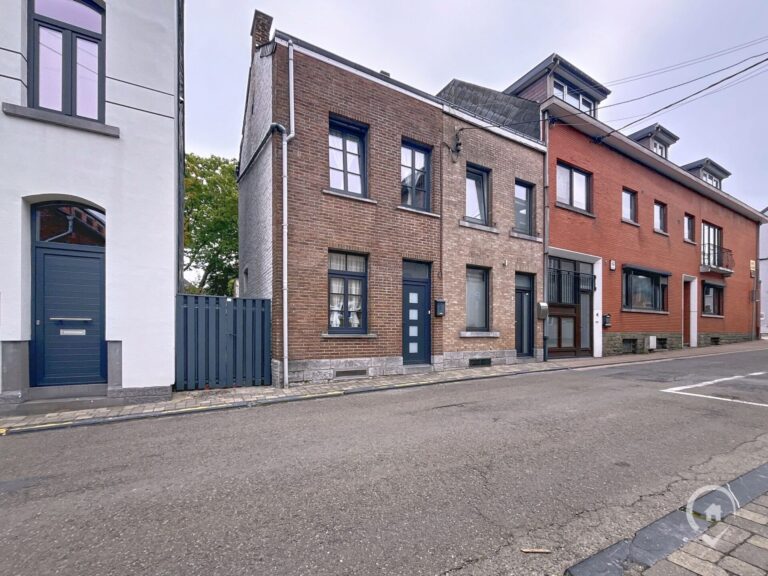 Condrogest - Maison 2 chambres à vendre au centre de Ciney