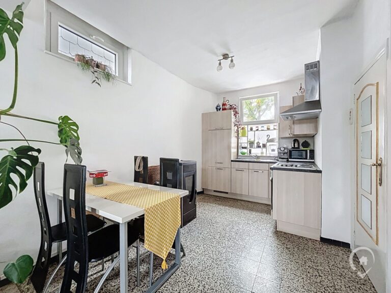 Condrogest - Maison 2 chambres à vendre au centre de Ciney