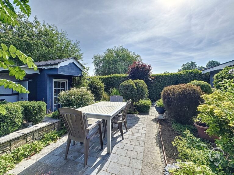 Condrogest - Chalet et terrain à vendre à Hastière