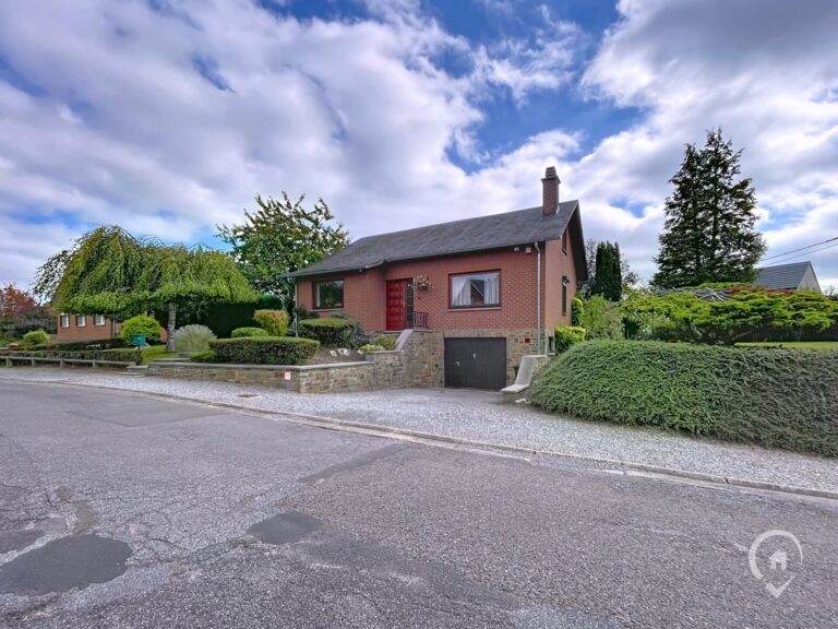 Condrogest - SOUS OPTION !!! Agréable maison de 4 chambres