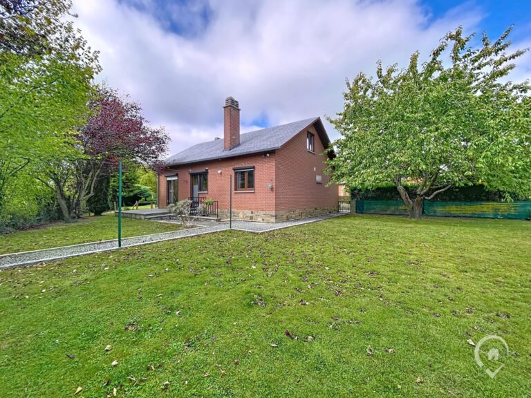 Condrogest - SOUS OPTION !!! Agréable maison de 4 chambres