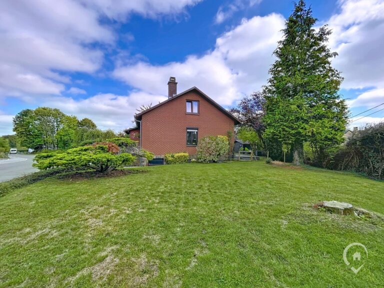 Condrogest - SOUS OPTION !!! Agréable maison de 4 chambres