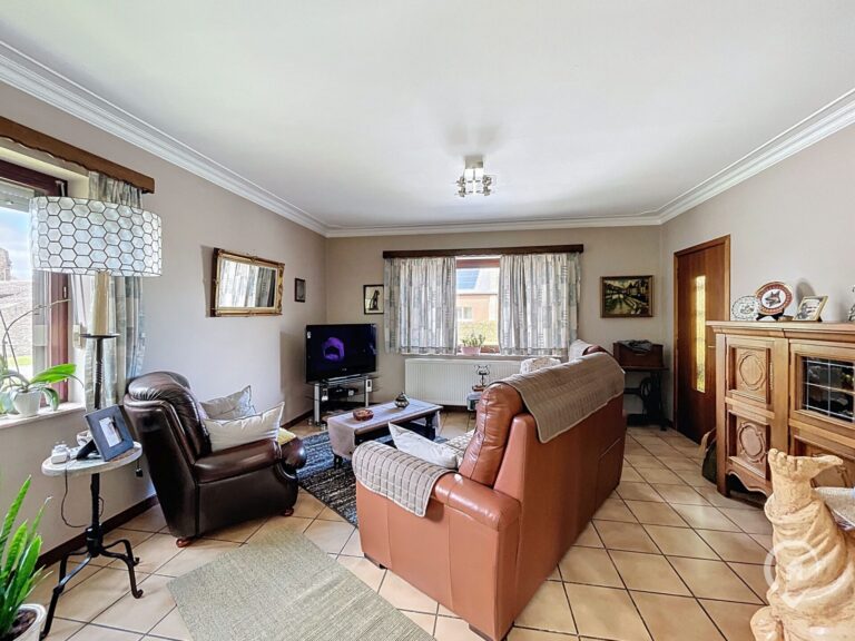 Condrogest - SOUS OPTION !!! Agréable maison de 4 chambres