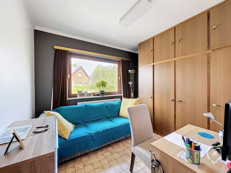 Condrogest - SOUS OPTION !!! Agréable maison de 4 chambres