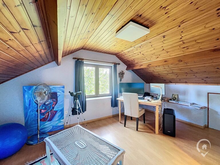 Condrogest - SOUS OPTION !!! Agréable maison de 4 chambres