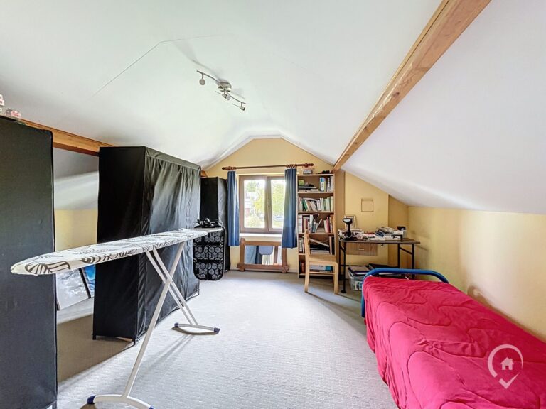 Condrogest - SOUS OPTION !!! Agréable maison de 4 chambres