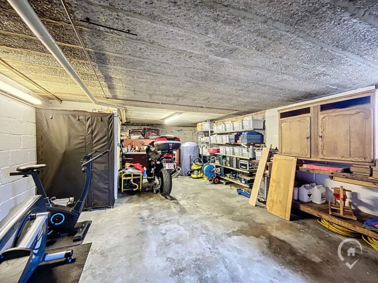 Condrogest - SOUS OPTION !!! Agréable maison de 4 chambres