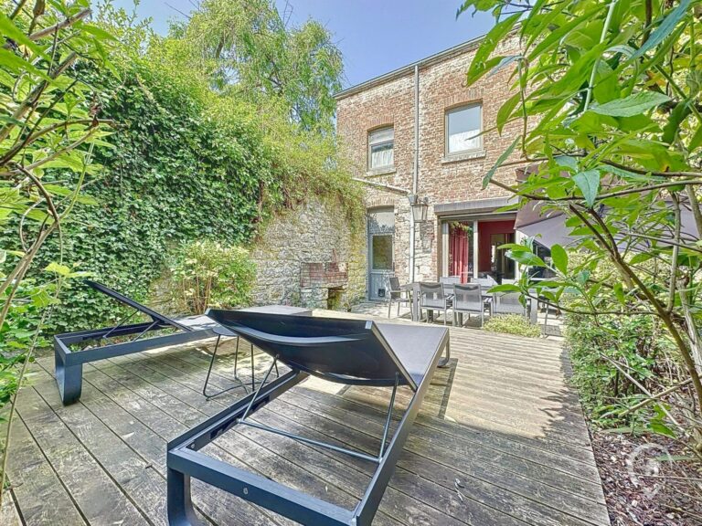 Condrogest - SOUS OPTION !!! Maison 4 façades 5 chambres à vendre à Marche-en-Famenne