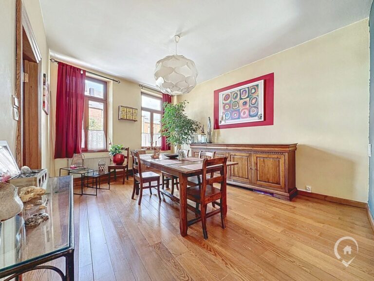 Condrogest - SOUS OPTION !!! Maison 4 façades 5 chambres à vendre à Marche-en-Famenne