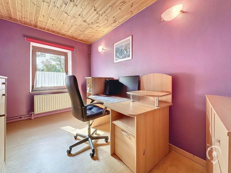 Condrogest - SOUS OPTION !!! Maison 4 façades 5 chambres à vendre à Marche-en-Famenne