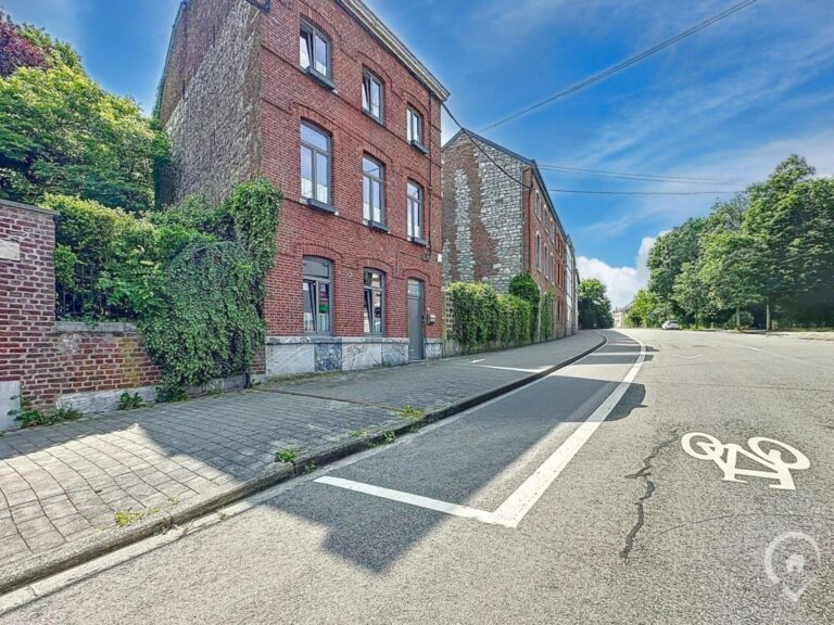 Condrogest - SOUS OPTION !!! Maison 4 façades 5 chambres à vendre à Marche-en-Famenne