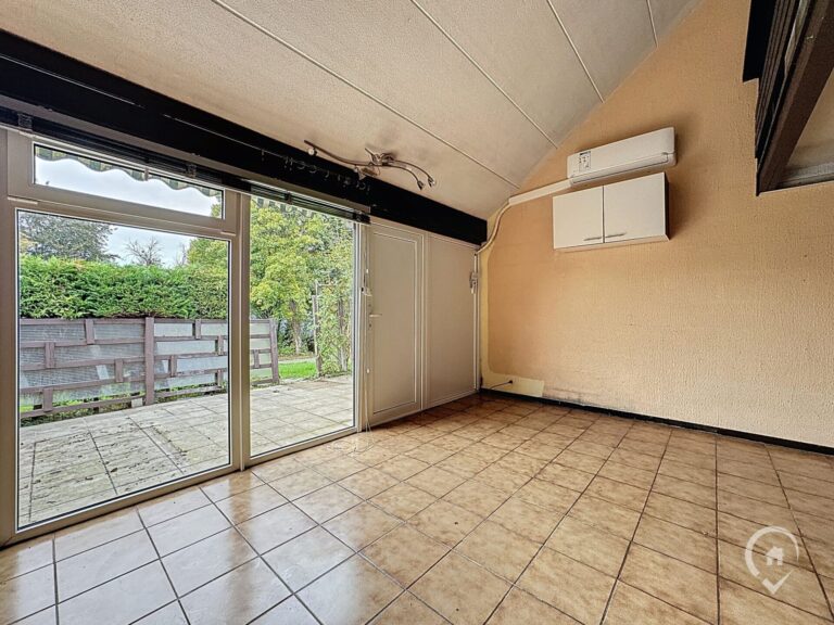 Condrogest - Bungalow 2 chambres avec terrasse à vendre à Hastière