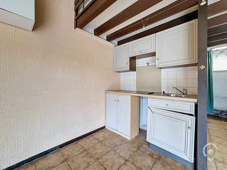 Condrogest - Bungalow 2 chambres avec terrasse à vendre à Hastière