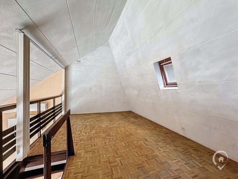 Condrogest - Bungalow 2 chambres avec terrasse à vendre à Hastière