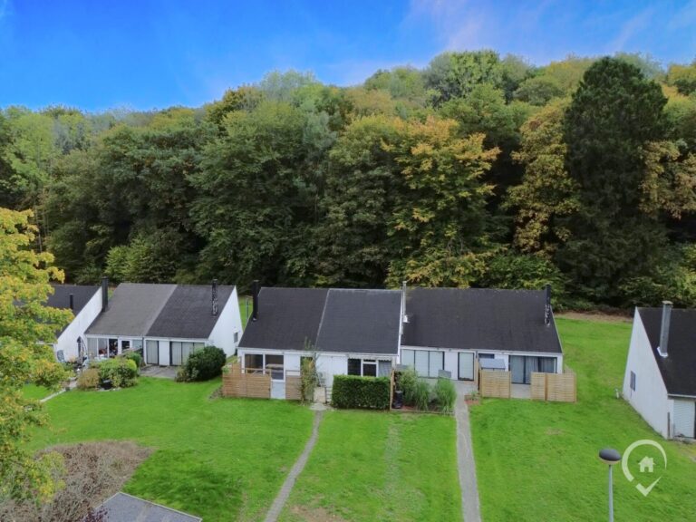 Condrogest - Bungalow 2 chambres avec terrasse à vendre à Hastière