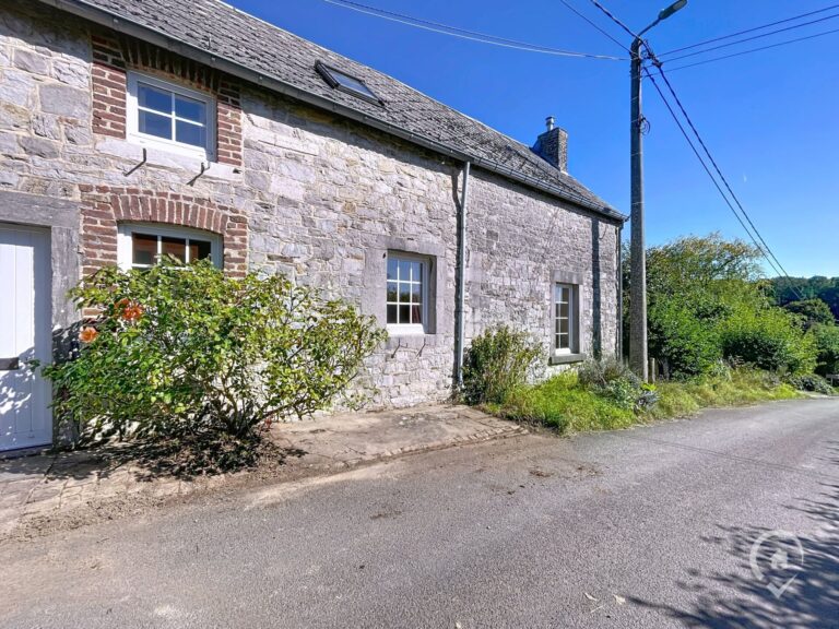 Condrogest - SOUS OPTION !!! Maison en pierre 3 chambres à vendre à Ohey