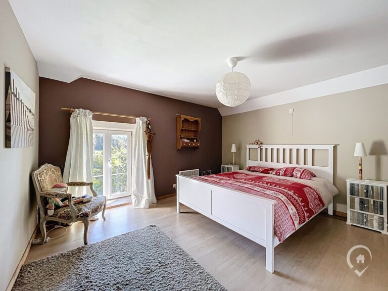 Condrogest - SOUS OPTION !!! Maison en pierre 3 chambres à vendre à Ohey