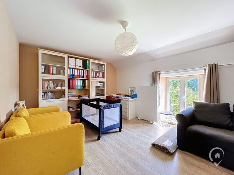 Condrogest - SOUS OPTION !!! Maison en pierre 3 chambres à vendre à Ohey