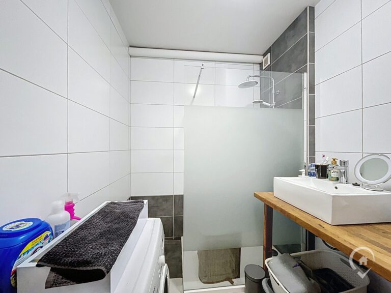 Condrogest - Appartement 1 chambre avec grand jardin et parking à Ciney