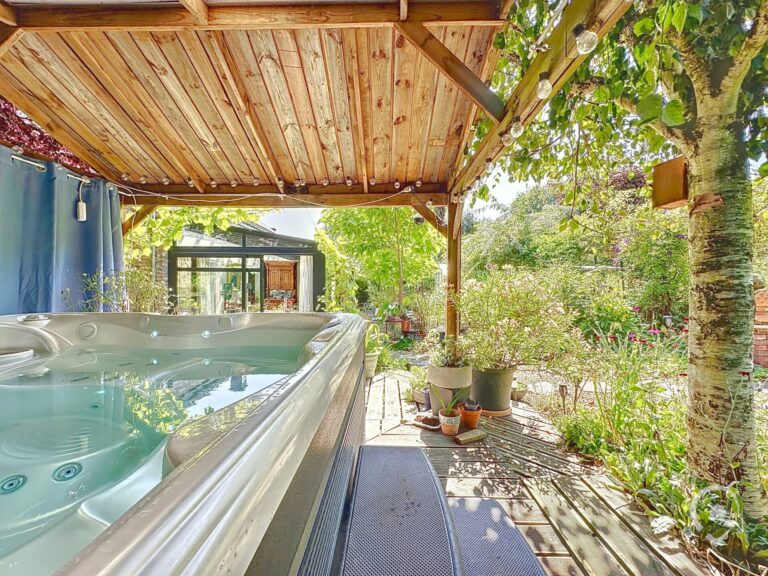 Condrogest - Villa à Naomé à vendre