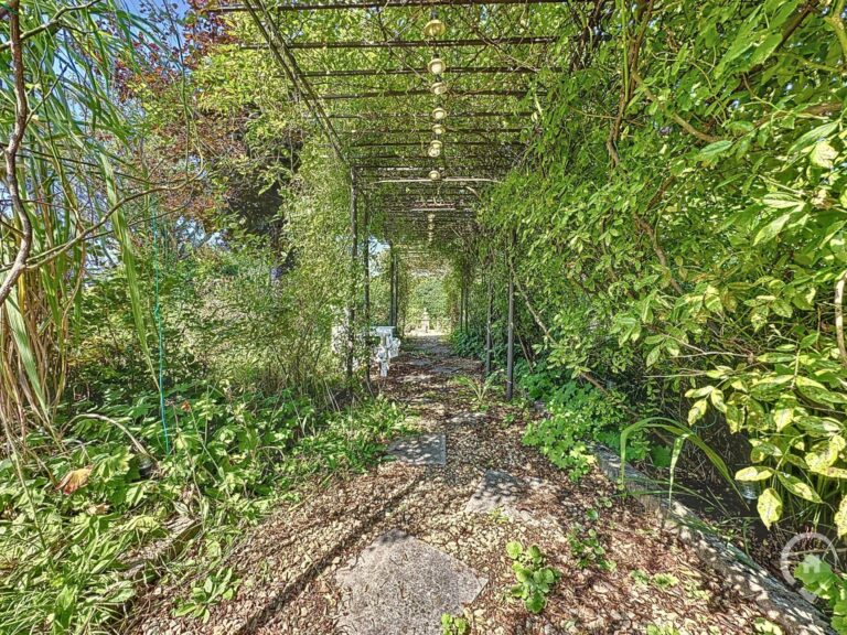 Condrogest - Villa à Naomé à vendre