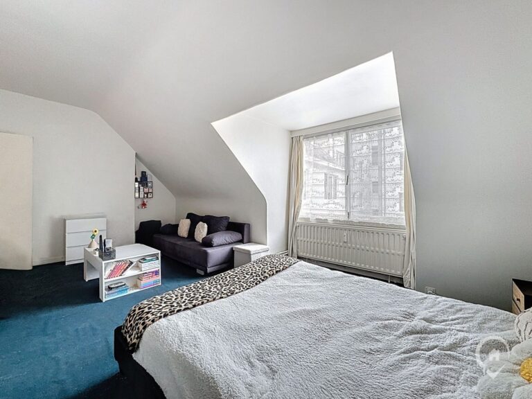 Condrogest - Appartement de 85m² à vendre  au centre de Dinant