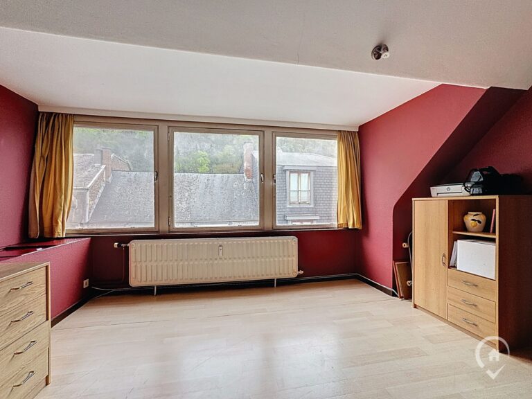 Condrogest - Appartement de 85m² à vendre  au centre de Dinant