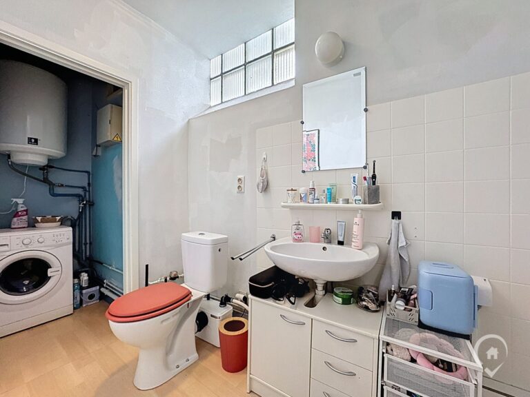 Condrogest - Appartement de 85m² à vendre  au centre de Dinant