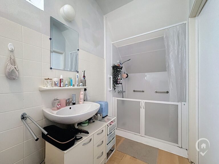 Condrogest - Appartement de 85m² à vendre  au centre de Dinant