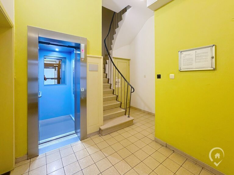 Condrogest - Appartement de 85m² à vendre  au centre de Dinant