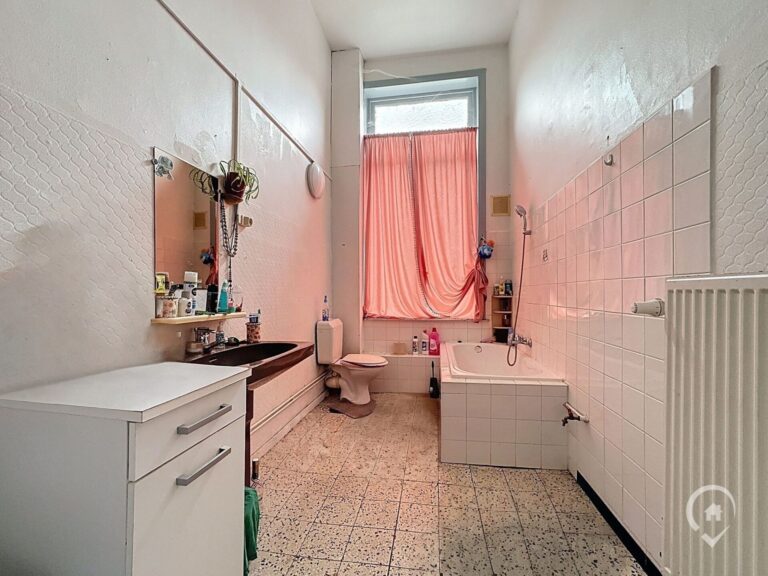 Condrogest - Immeuble de rapport 6 unités à vendre à Dinant