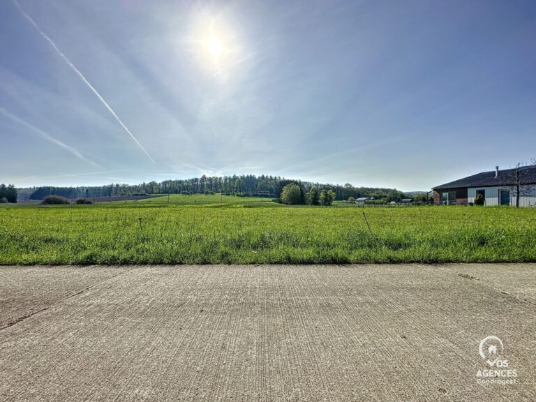 Condrogest - OPTION - Superbe terrain constructible à vendre