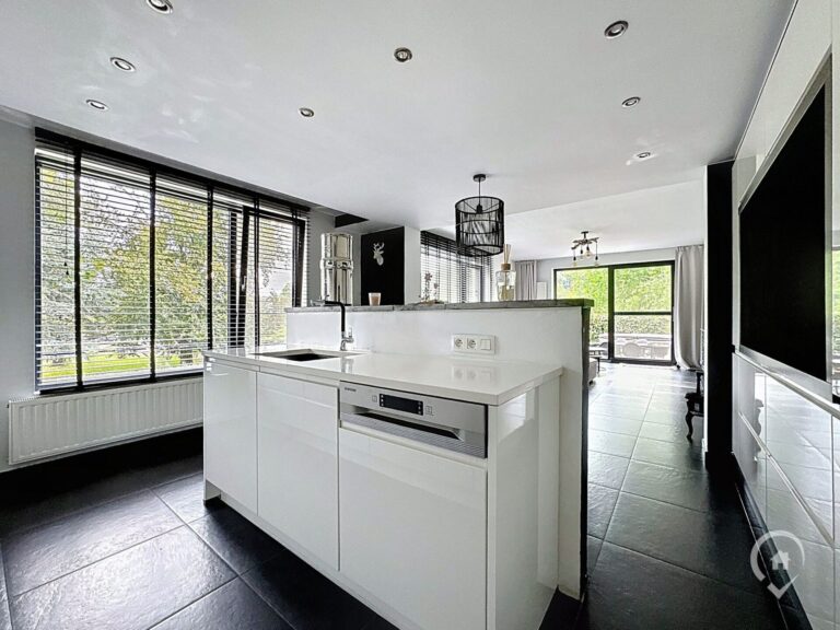 Condrogest - Maison 3 chambres rénovée intérieurement, à vendre à Yvoir