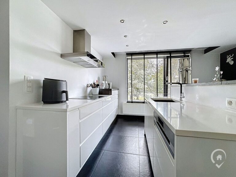 Condrogest - Maison 3 chambres rénovée intérieurement, à vendre à Yvoir