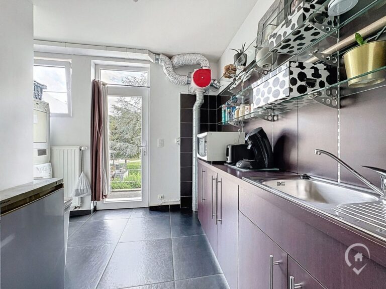 Condrogest - Maison 3 chambres rénovée intérieurement, à vendre à Yvoir