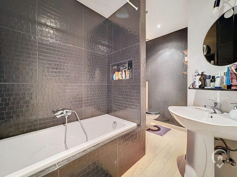 Condrogest - Maison 3 chambres rénovée intérieurement, à vendre à Yvoir