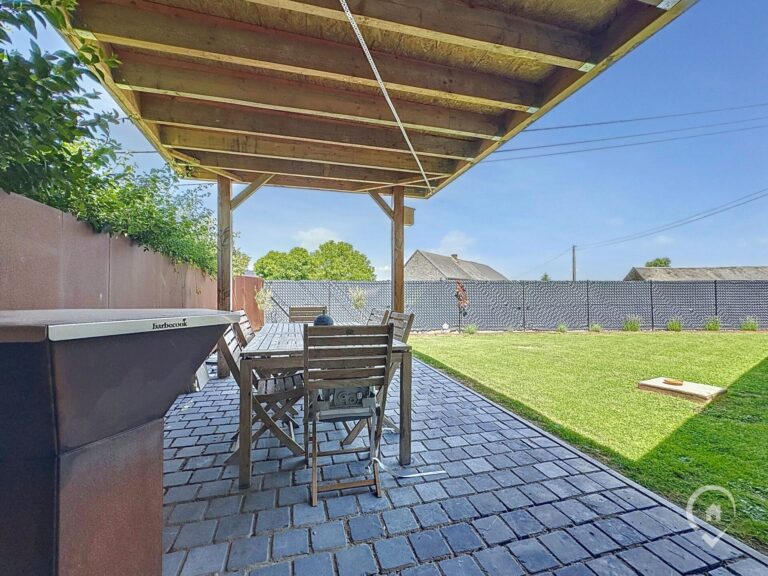 Condrogest - VENDU !!! Superbe villa entièrement rénovée à vendre à Sinsin