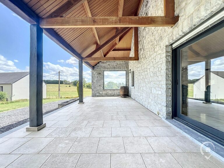 Condrogest - Villa en pierre 5 chambres à vendre à Onhaye