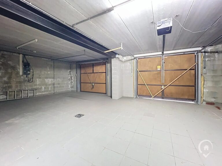 Condrogest - Villa en pierre 5 chambres à vendre à Onhaye