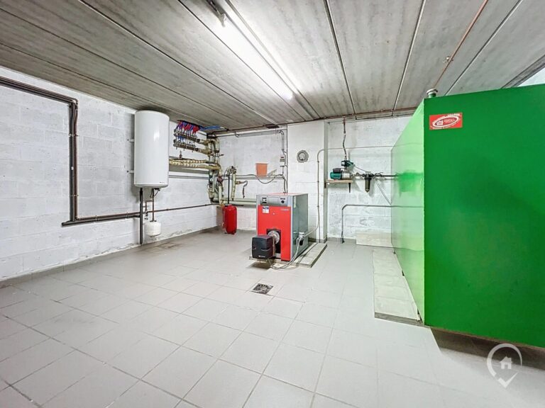 Condrogest - Villa en pierre 5 chambres à vendre à Onhaye