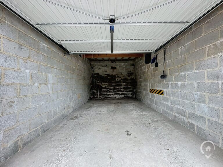 Condrogest - VENDU- Box garage  à vendre à Nassogne