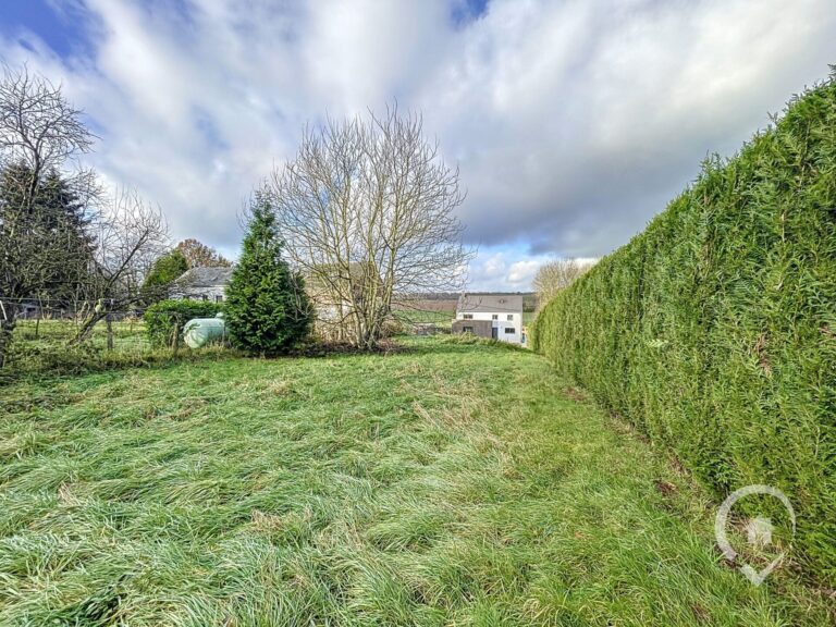 Condrogest - Beau terrain à bâtir de 11 ares  à vendre à Pessoux