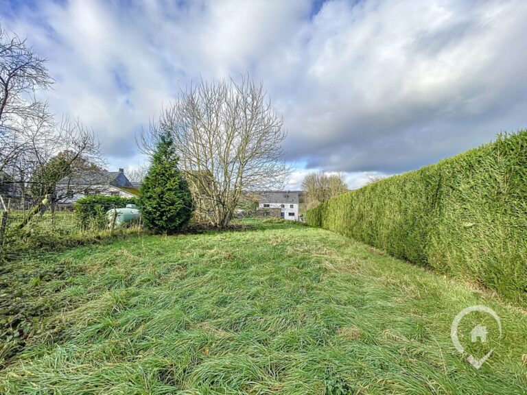 Condrogest - Beau terrain à bâtir de 11 ares  à vendre à Pessoux