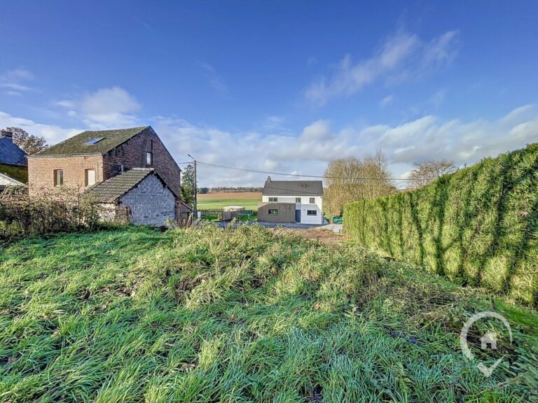 Condrogest - Beau terrain à bâtir de 11 ares  à vendre à Pessoux